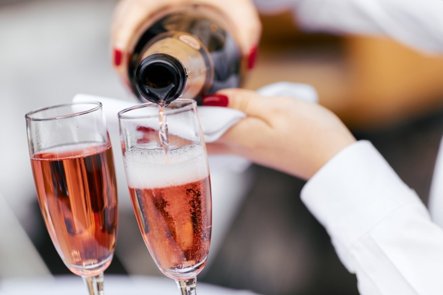 Champagne rosé : quand et comment le consommer ?