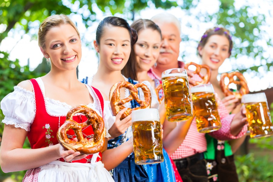Plongée au coeur des fêtes de la bière : une tradition atypique